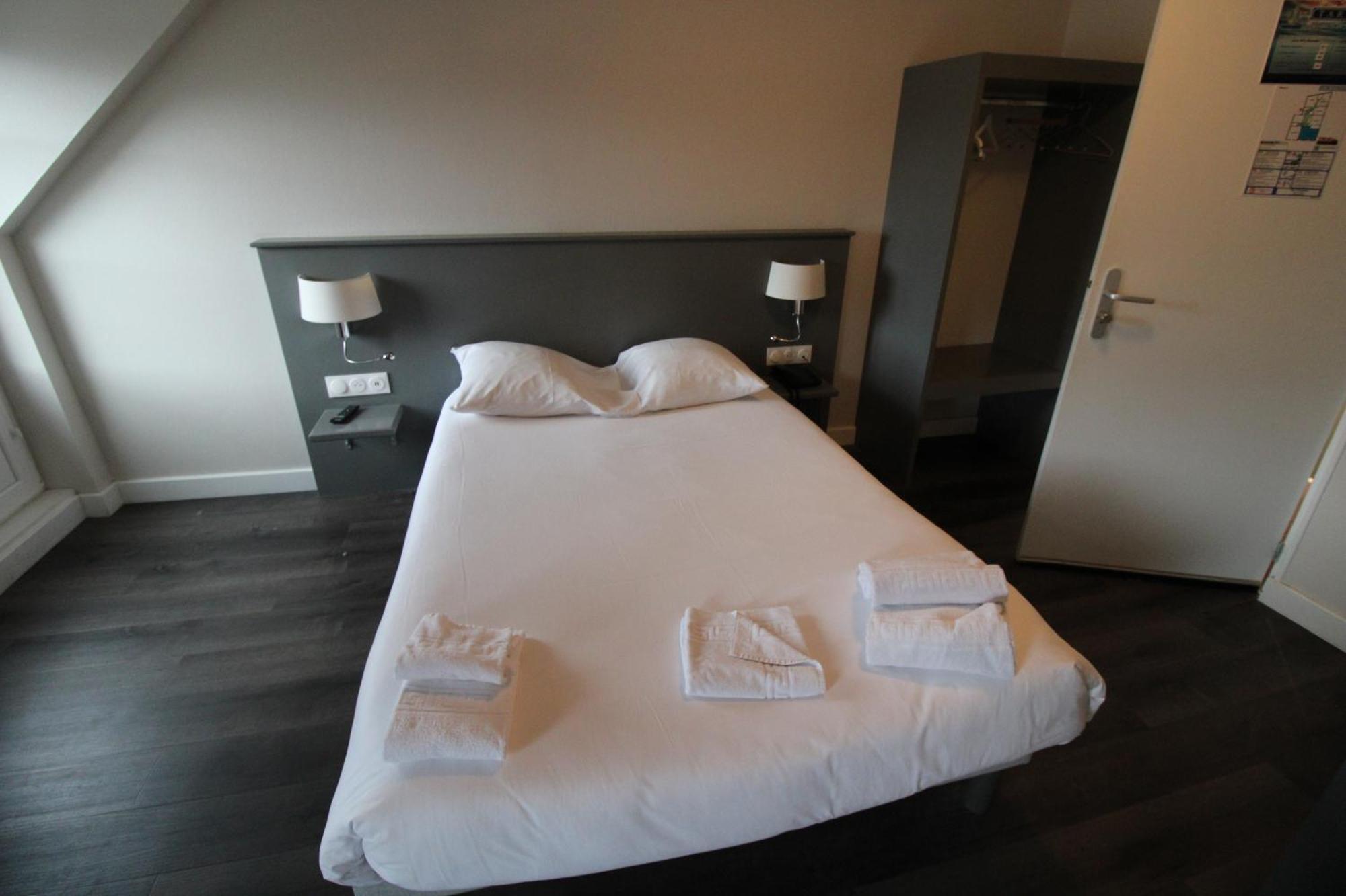 Hotel Casabianca มูแล็ง ภายนอก รูปภาพ
