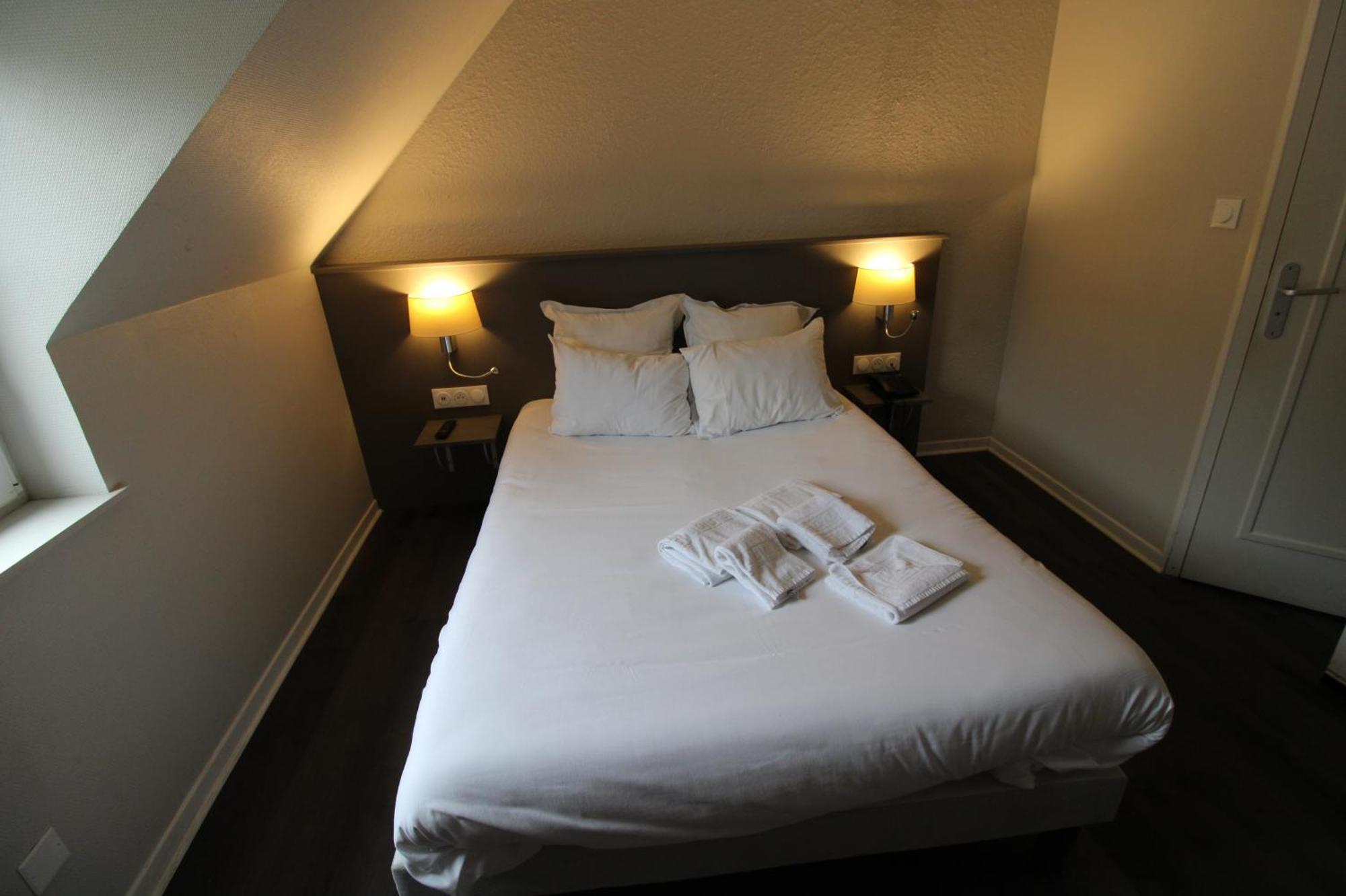 Hotel Casabianca มูแล็ง ภายนอก รูปภาพ