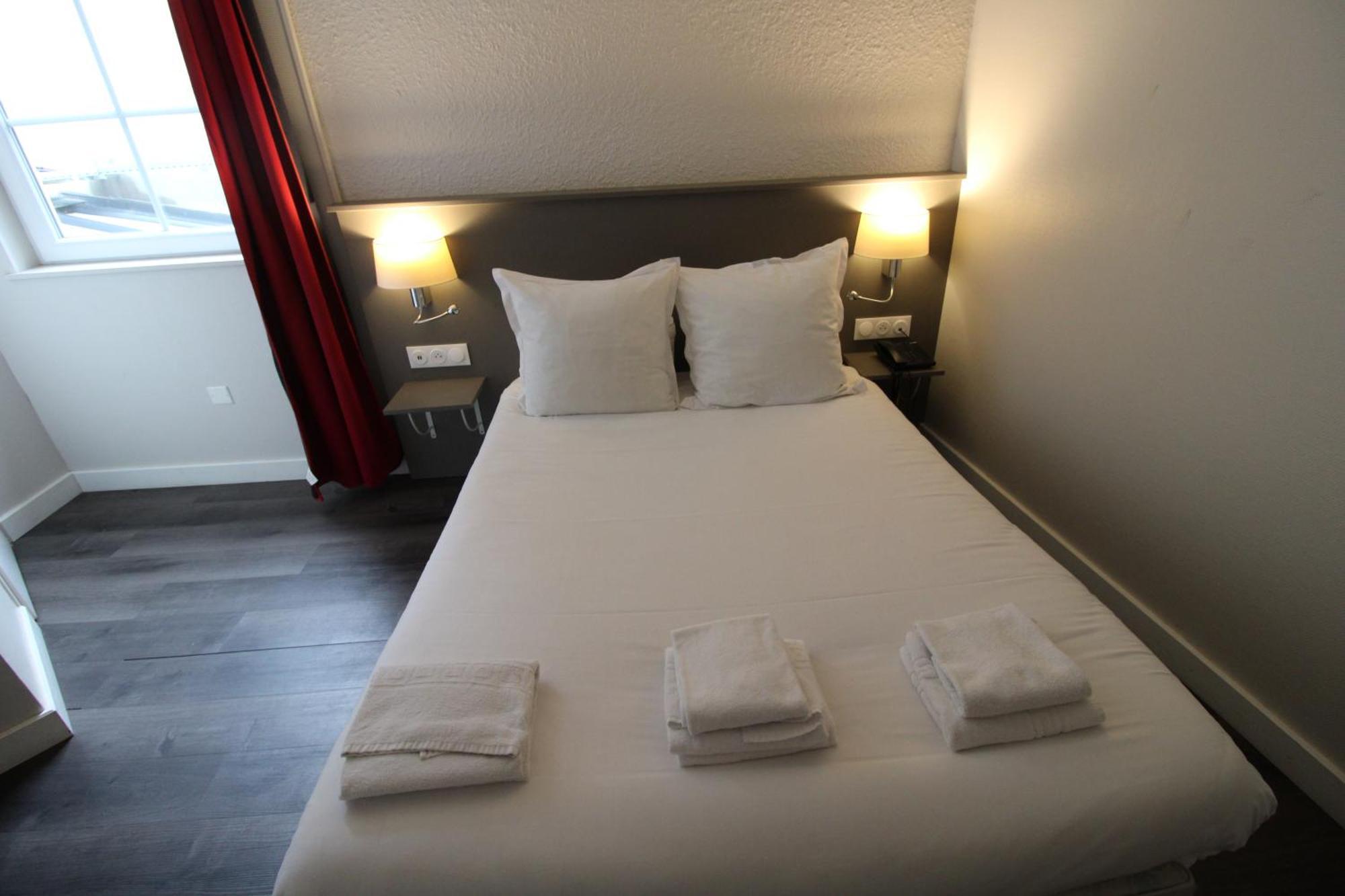 Hotel Casabianca มูแล็ง ภายนอก รูปภาพ